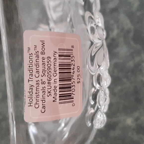 Gorham Crystal Bowl- Beautiful! Christmas Cardinals 8" Square 🕊🌲 - Picture 9 of 10